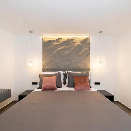 فيلة Royal Rock Ražanac